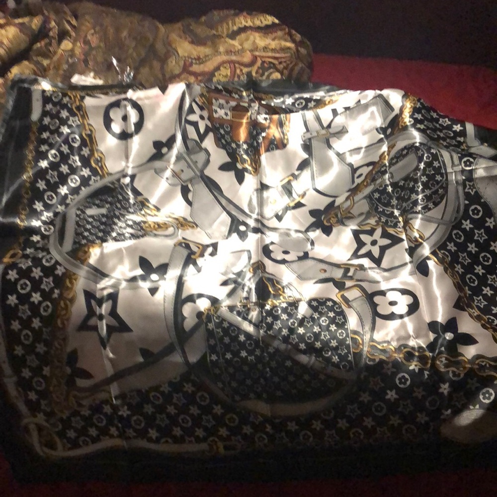 Elegant Black and White Patterned Scarf